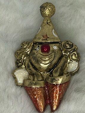 CLOWN BROOCH